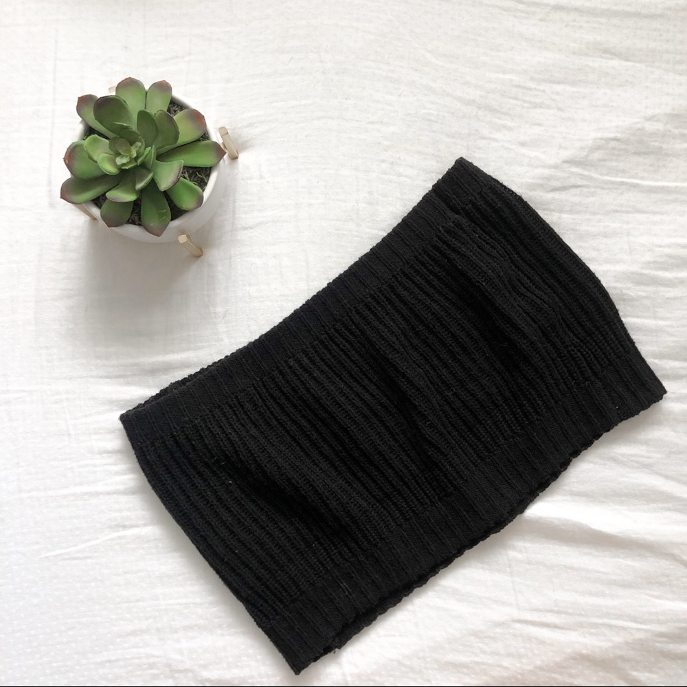 Brandy Melville Knitted Cropped Top